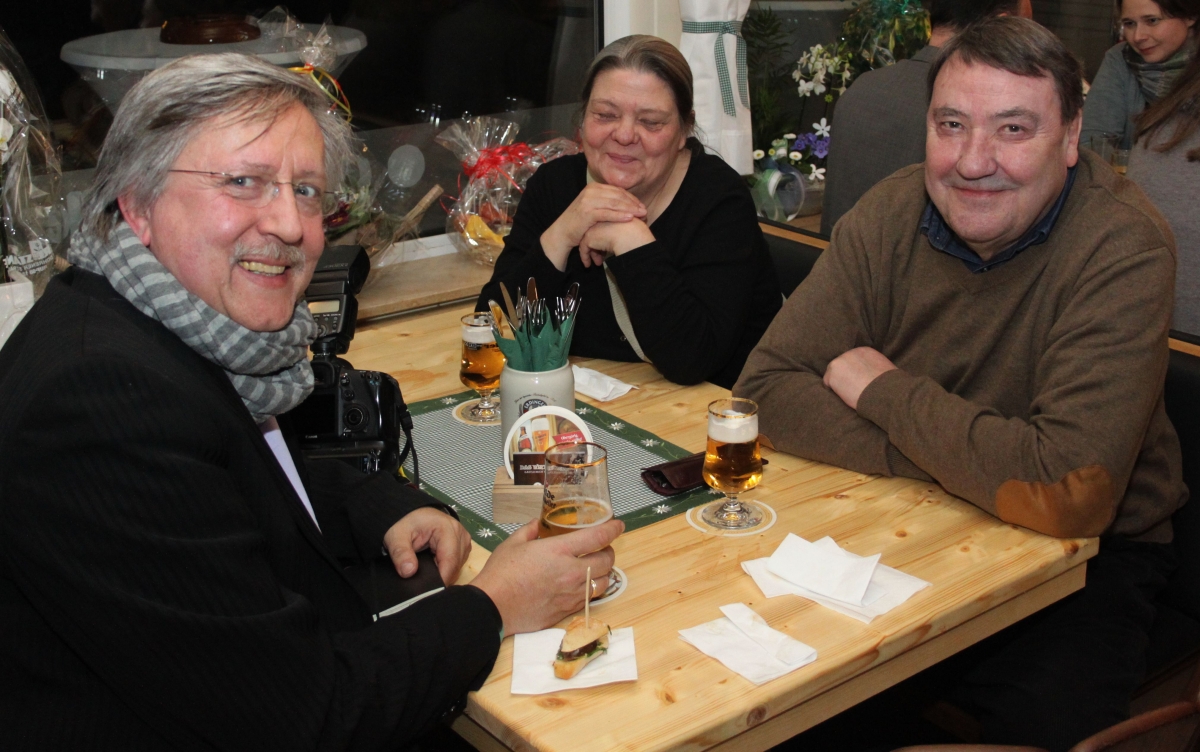 Wolfgang Hoffmann (r.) und sein Team, Herausgeber des "Maschseebote" ...   